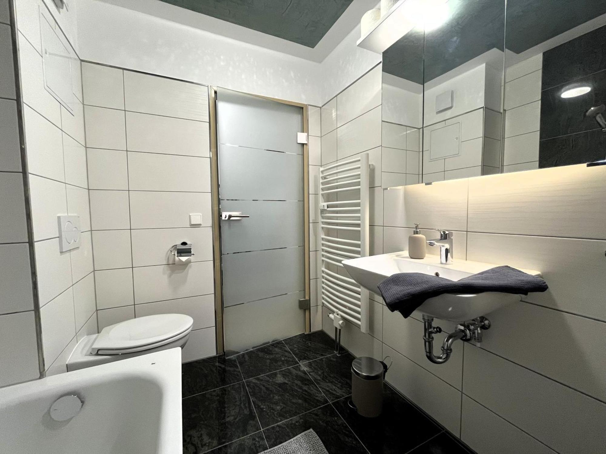 Wohnperle Neustadt - Zentral, Kostenloser Parkplatz, Lift, Klimaanlage เดรสเดน ภายนอก รูปภาพ
